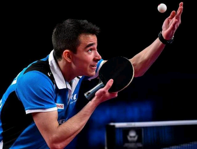 他在球场上 他在球场上